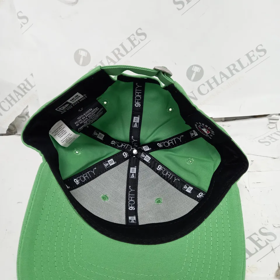 NEW ERA 9FORTY ONE SIZE ADJUSTABLE GREEN NY HAT