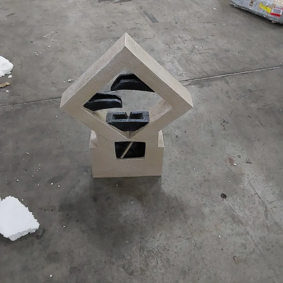 BOXED DIAMOND LED GARDEN WATER FOUNTAIN 