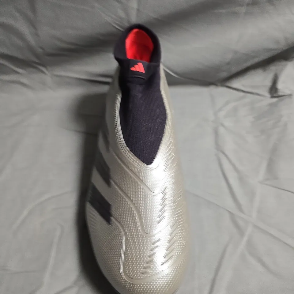 UNBOXED PAIR OF ADIDAS PREDATOR LEAGUE FOOTBALL BOOTS - UK SIZE 9.5
