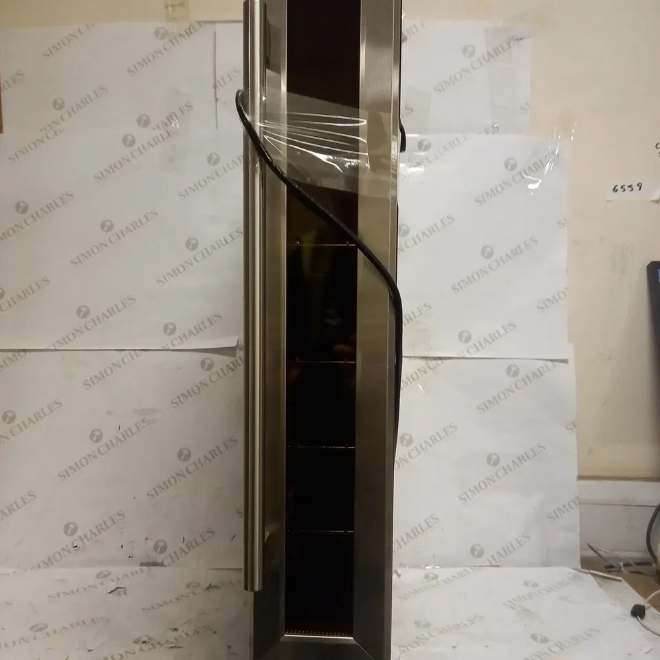 RUSSELL HOBBS RHBI7WC1SS FREESTANDING OR INTEGRATED WINE/DRINKS COOLER