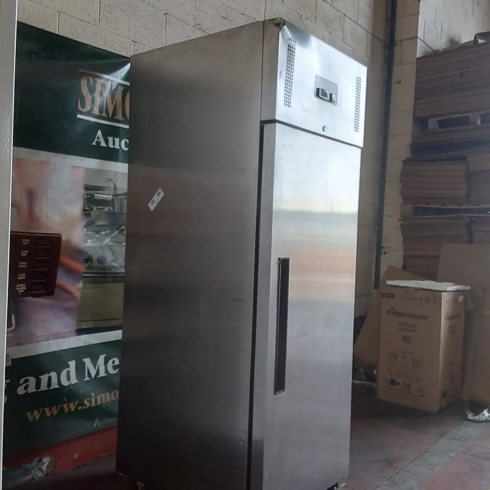 POLAR G-SERIES G592-02 UPRIGHT 600LTR COMMERCIAL REFRIGERATOR 