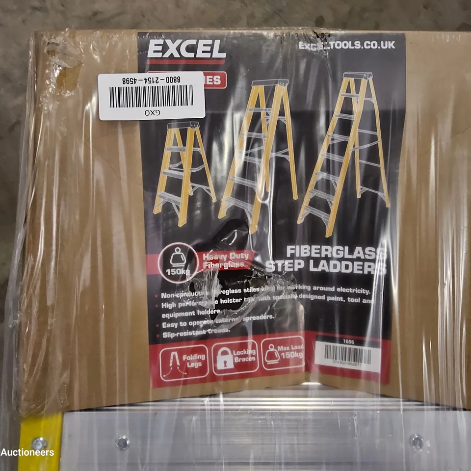 EXCEL FIBERGLASS STEPLADDERS 