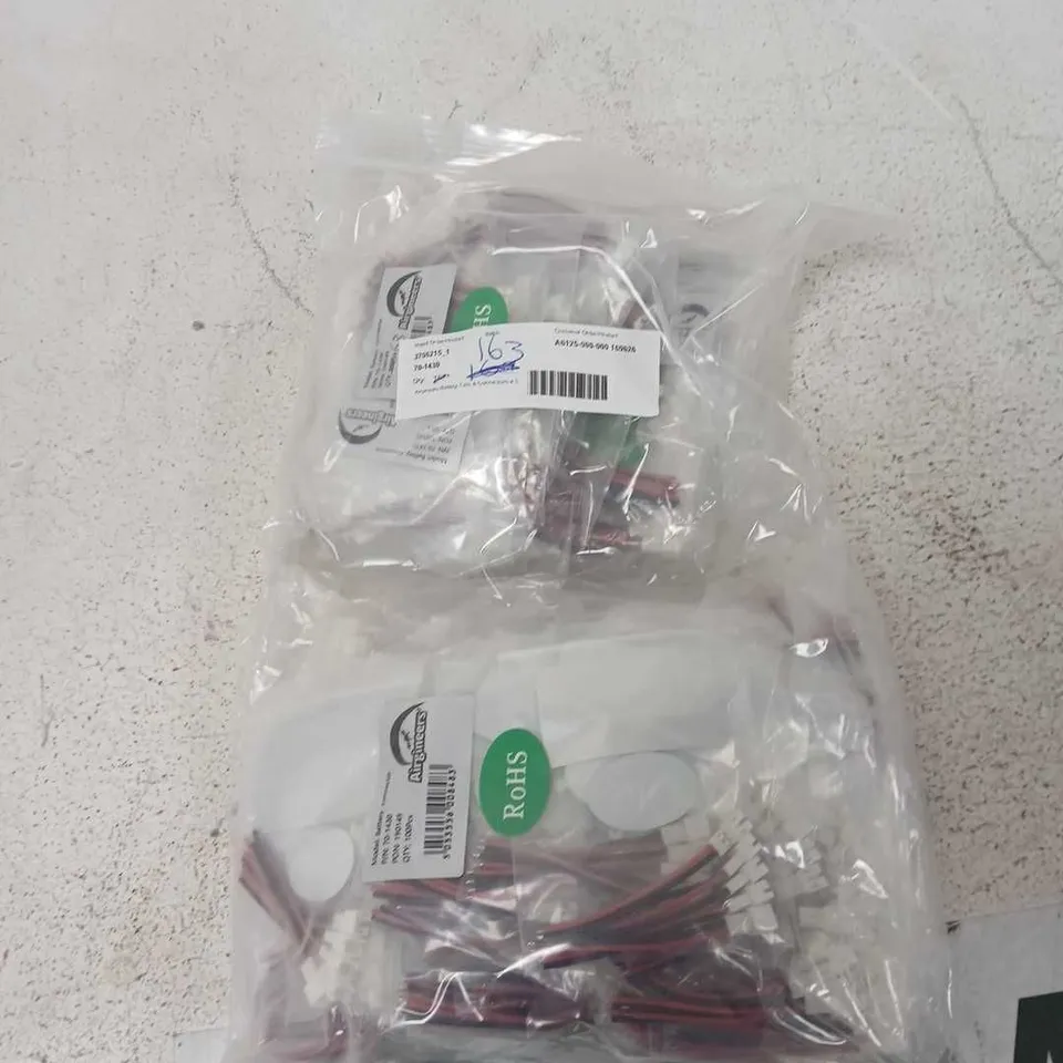 BOX OF APPROXIMATELY 15 ASSORTED ITEMS TO INCLUDE: BATTERY TAILS AND CONNECTORS