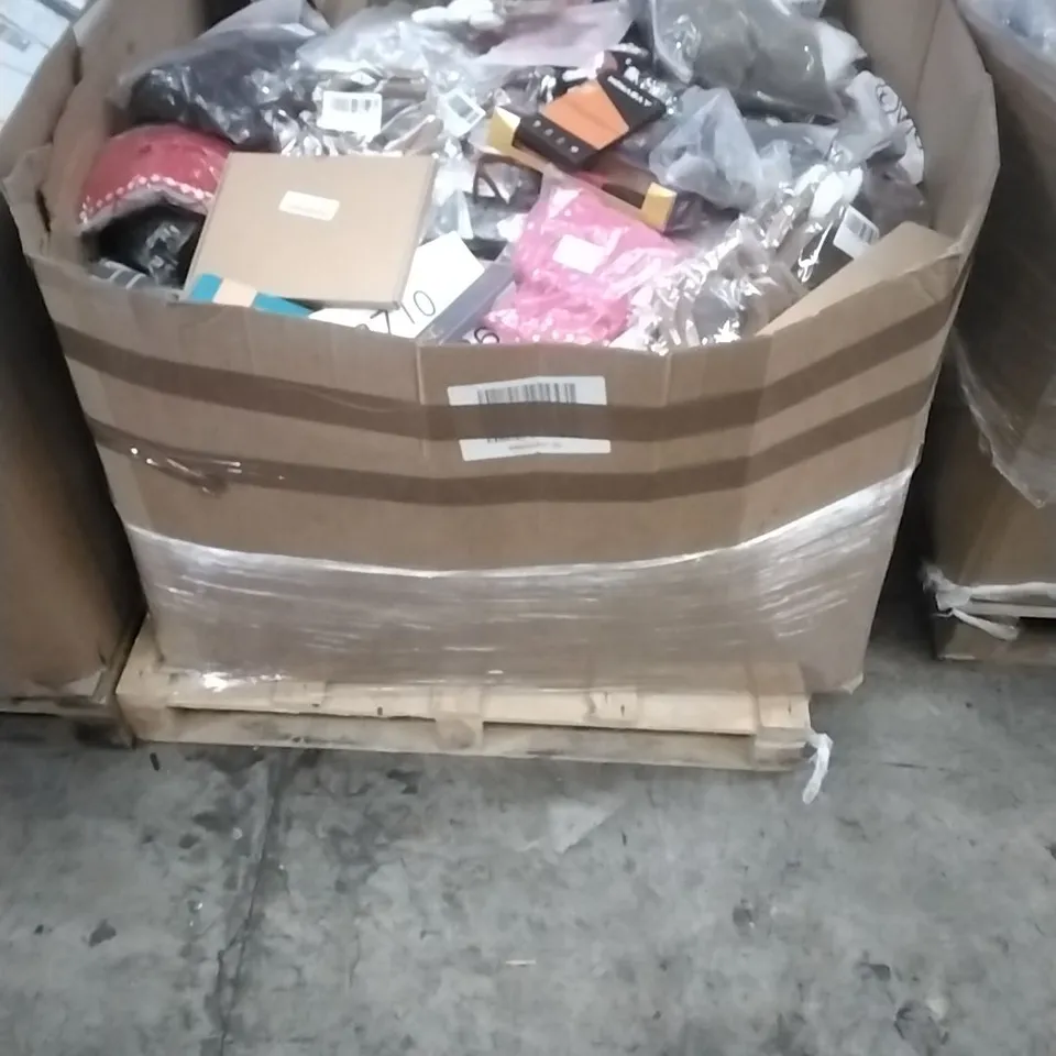 PALLET TO CONTAIN A LARGE QUANTITY OF; FASHION APPAREL, HOME GOODS, FANCY DRESS ETC