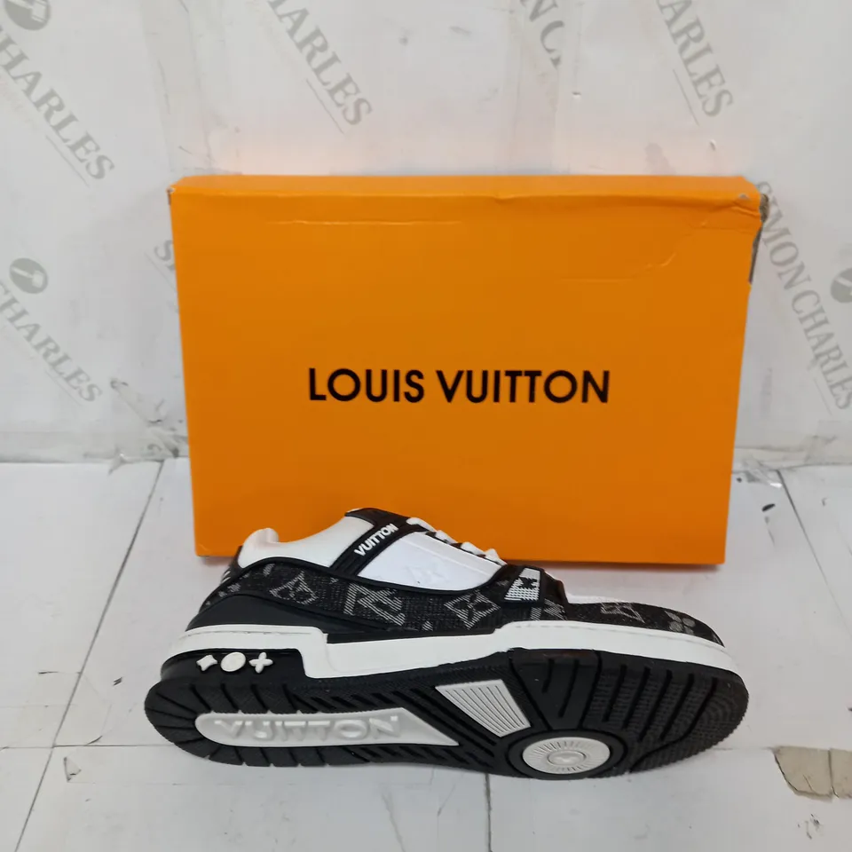 BOXED PAIR OF LOUIS VUITTON SIZE 43 BLACK/WHITE CHUNKY TRAINERS 