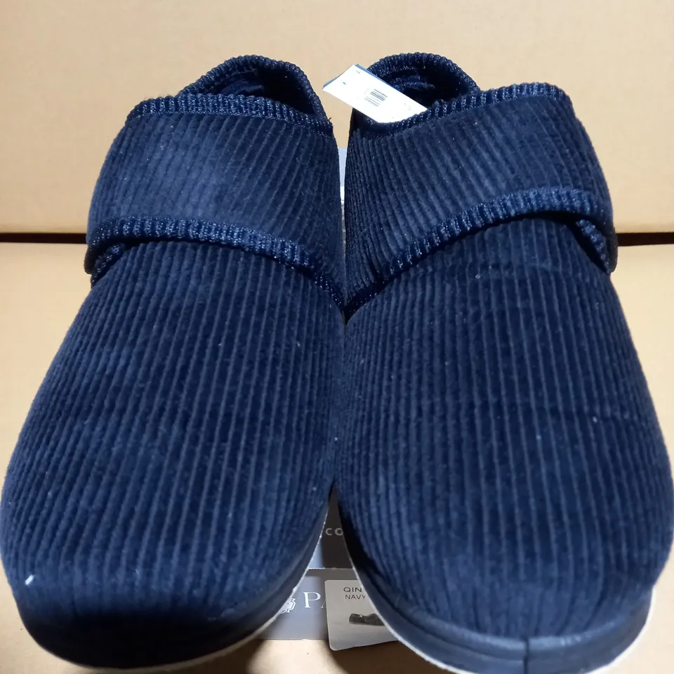 PAVERS QING2207 MENS NAVY SLIPPERS - SIZE 7  