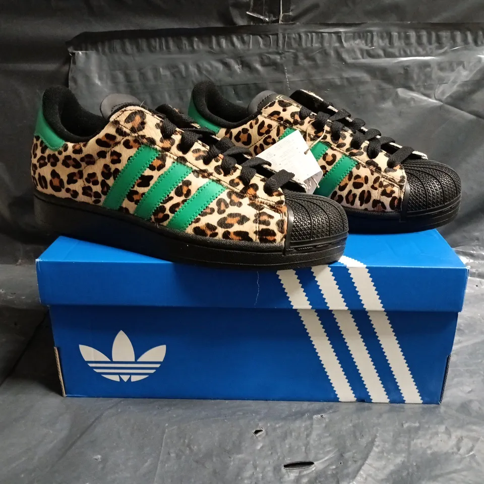 BOXED PAIR OF ADIDAS SUPERSTAR II SHOES IN LEOPARD PRINT/GREEN SIZE UK 6.5
