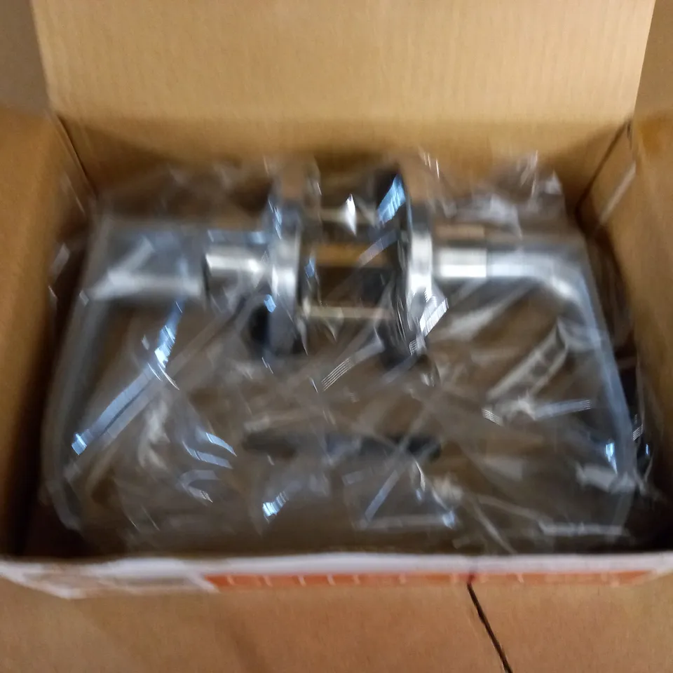 boxed deluxe lever locks 