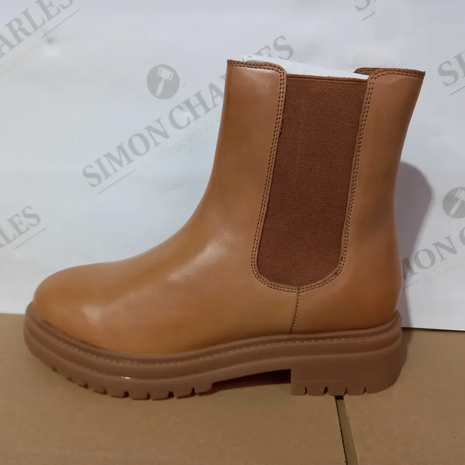 DUNE PALLES LEATHER BOOTS CAMEL SIZE 6