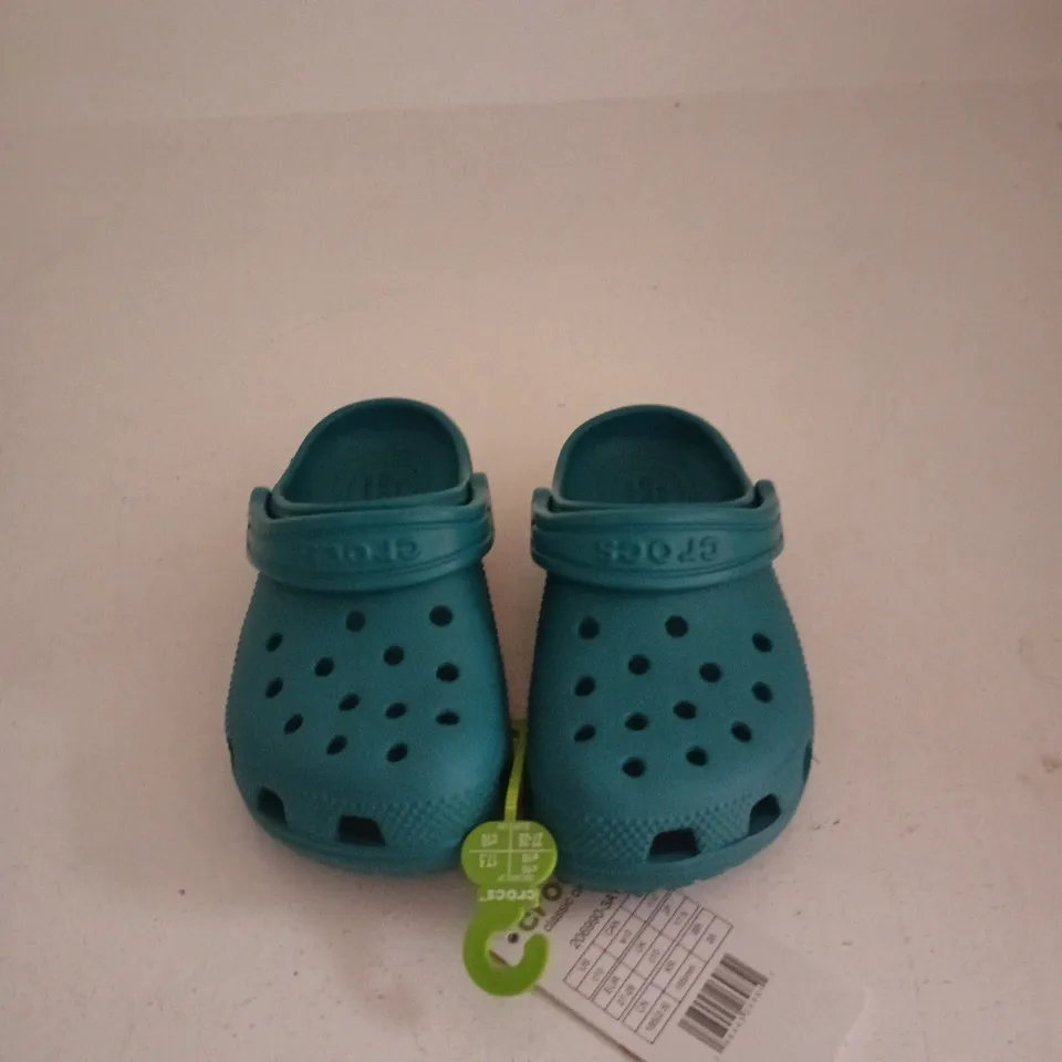 CROCS CLASSIC KIDS SIZE C10 UNBOXED