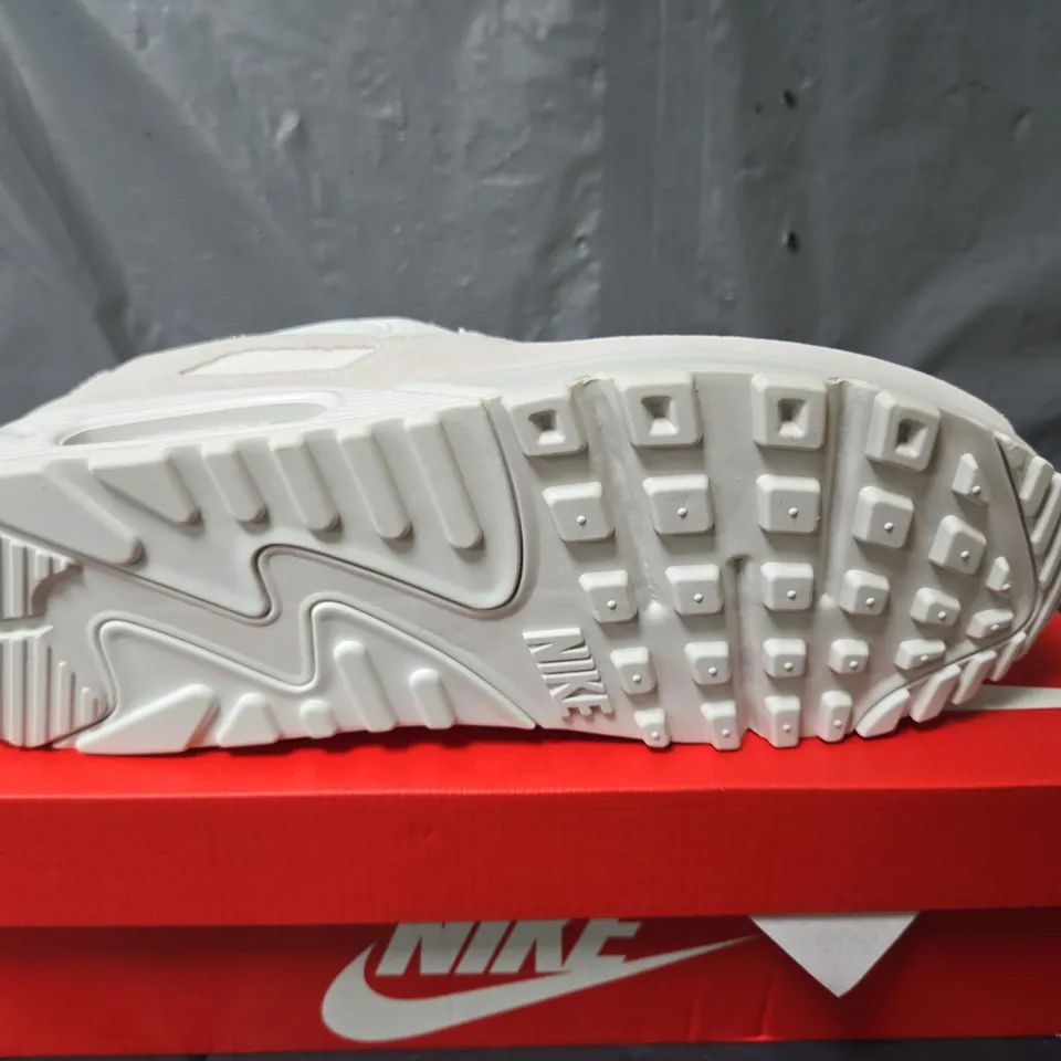 BOXED PAIR OF NIKE AIR MAX 90 TRAINERS IN WHITE - UK 9