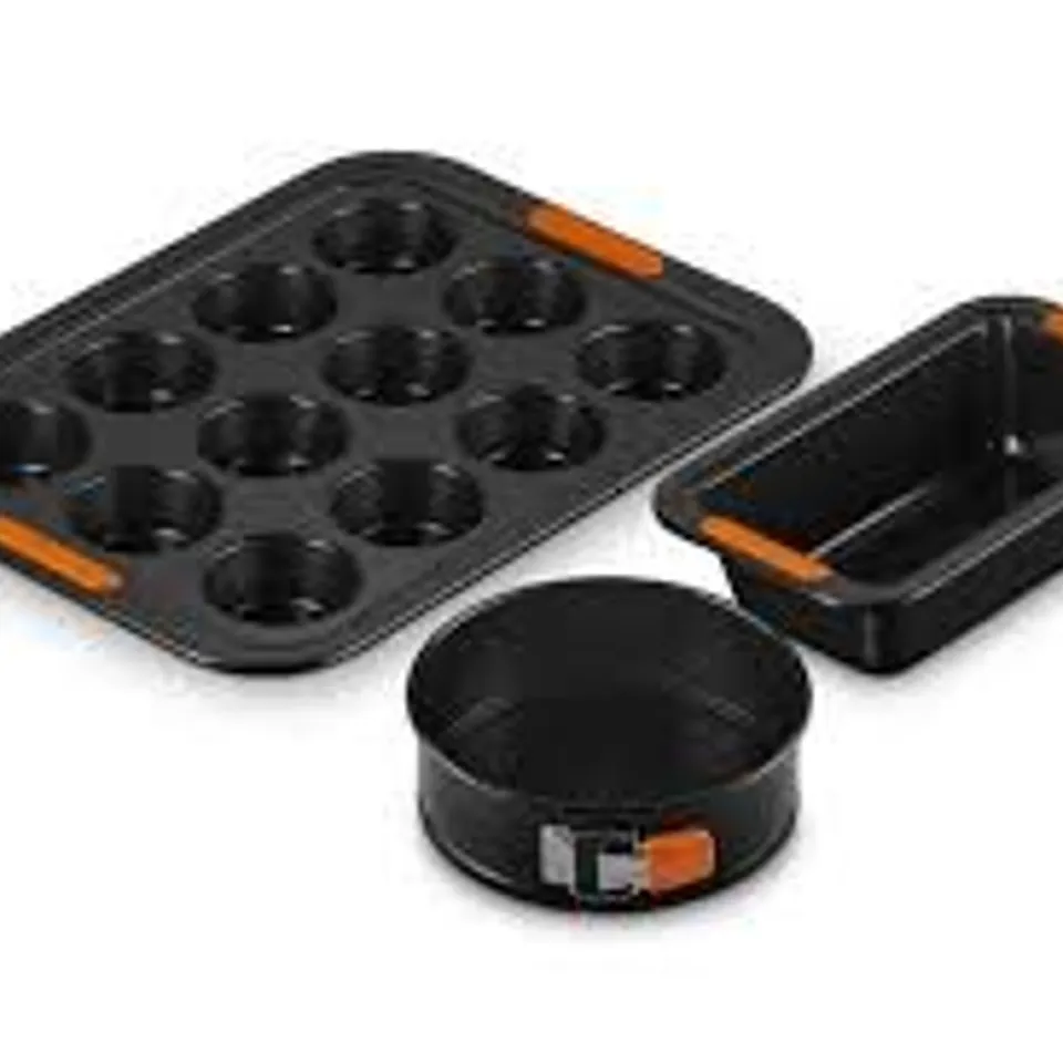 LE CREUSET 3 PIECE NON-STICK BAKEWARE SET