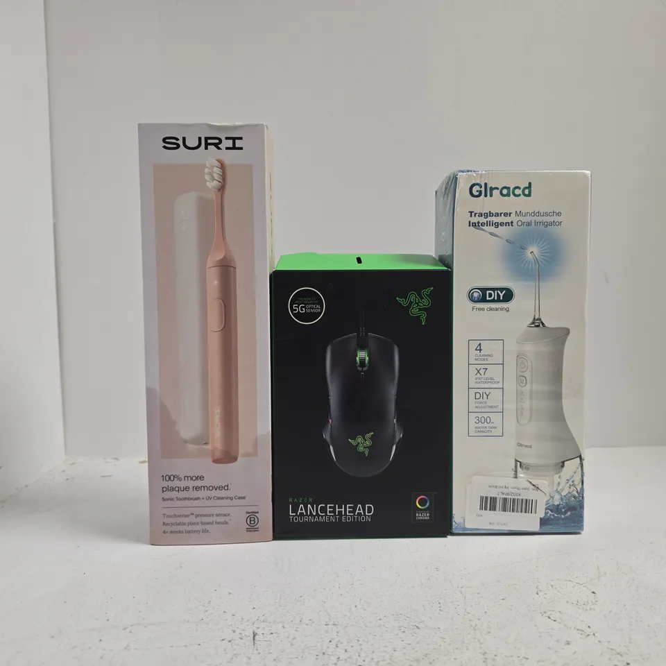 APPROXIMATELY 10 ASSORTED HOUSEHOLD ITEMS TO INCLUDE RAZER LANCEHEAD MOUSE, ORAL IRRIGATOR, ETC