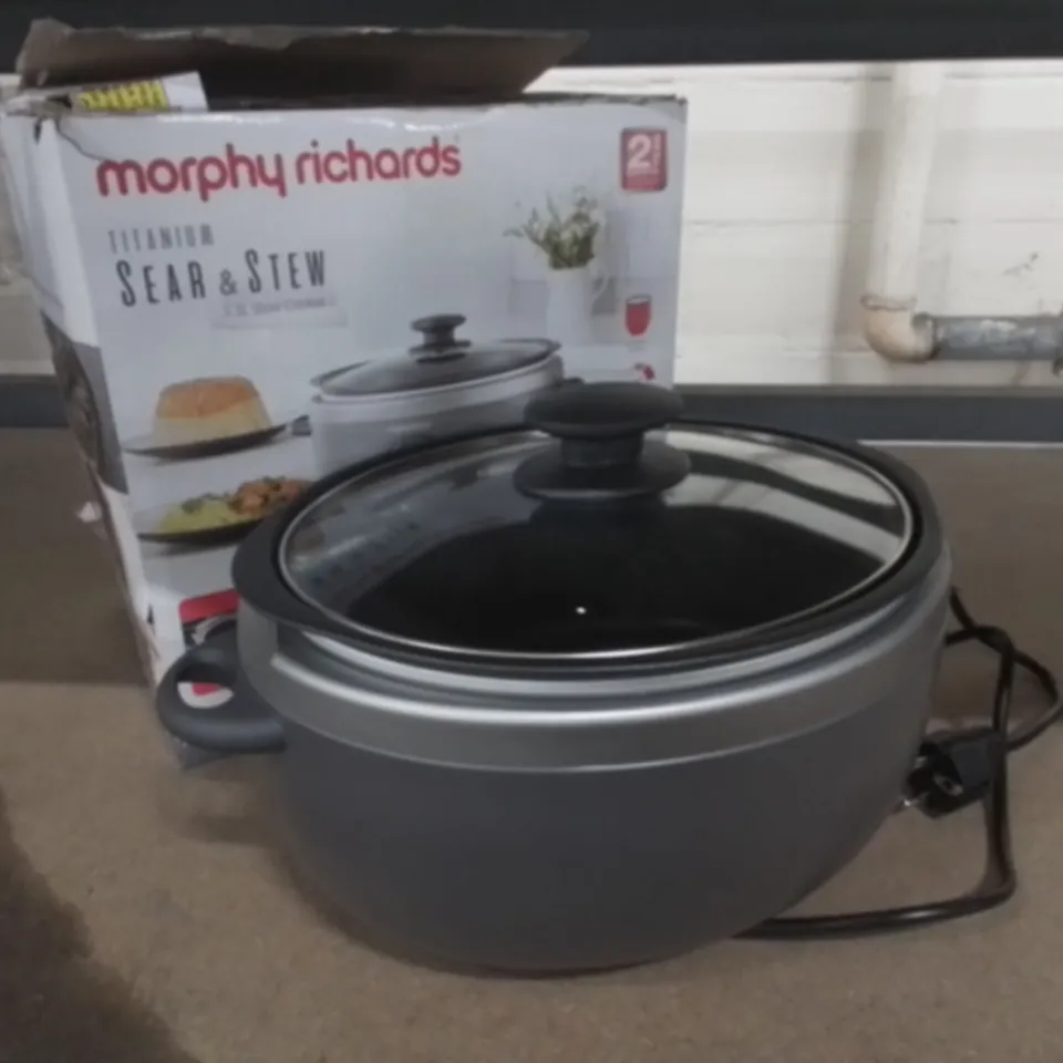 BOXED MORPHY RICHARDS TITANIUM STIR&STEW