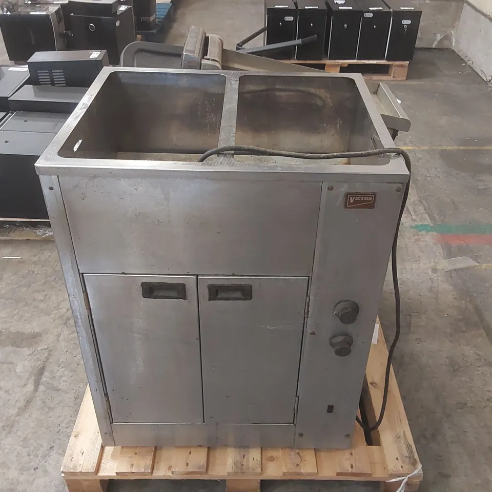 VICTOR COMMERCIAL BAIN MARIE/CUPBOARD