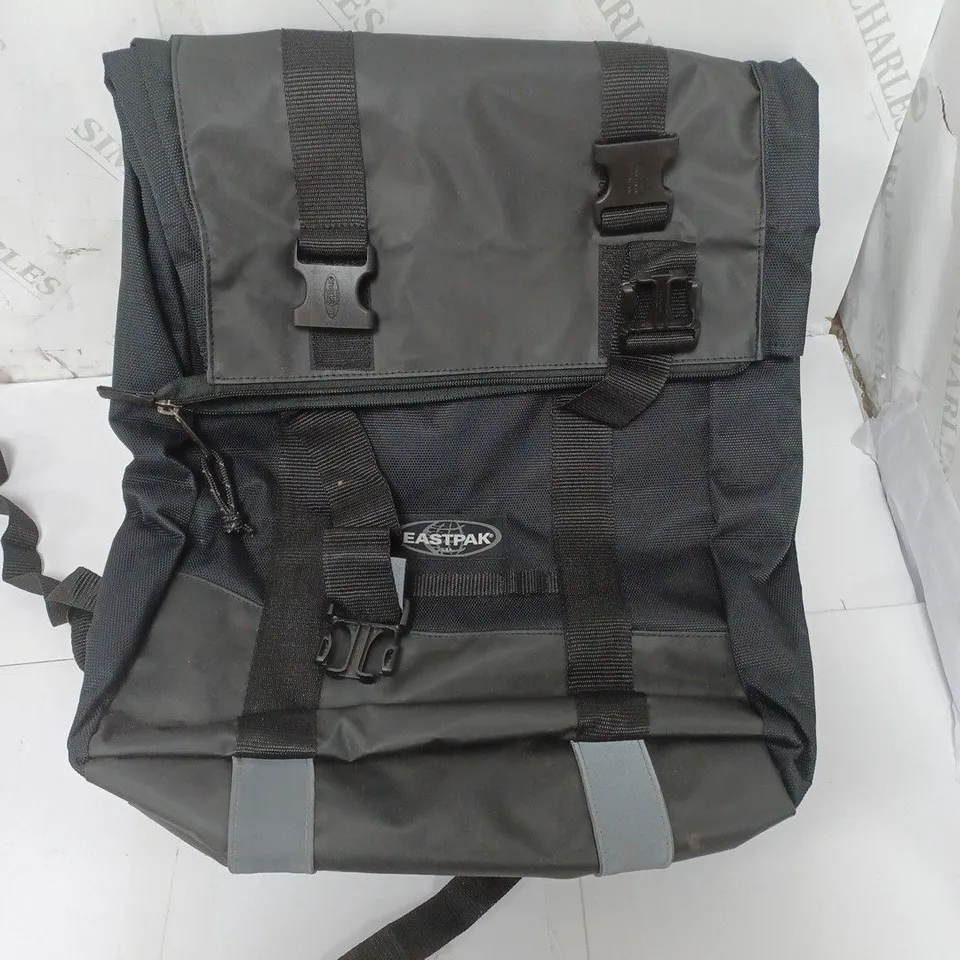 BLACK EASTPAK BACK PACK