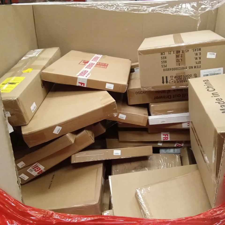 PALLET OF ASSORTED HOUSEHOLD GOODS AND PRODUCTS TO INCLUDE; COMPUTER DESK, CRIB MATTRESS, TOILET SEAT, STANDING LAMP HOLDER ETC