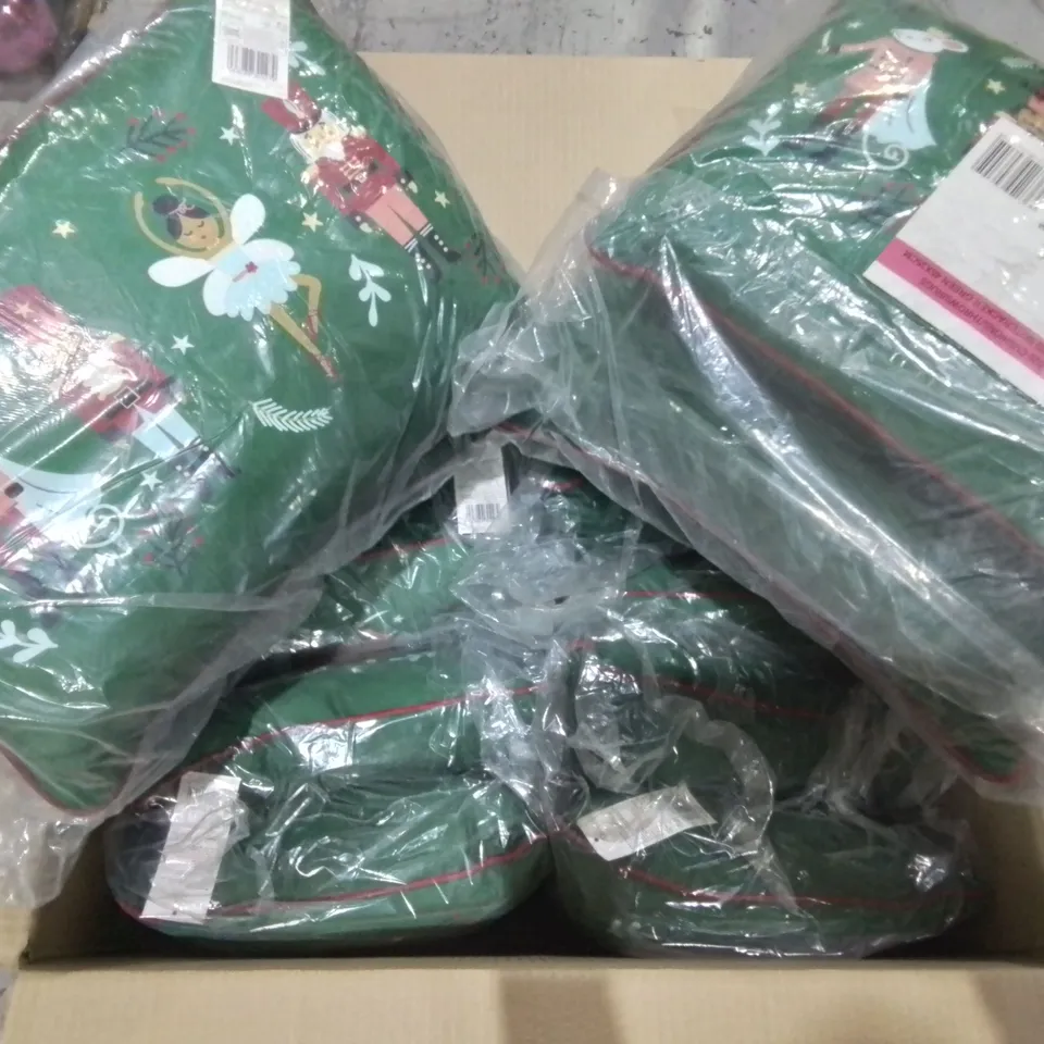 LOT OF 12 BRAND NEW GREEN FILLED SEASONAL CUSHIONS