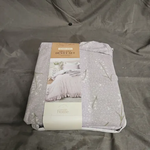 STACEY SOLOMON FRILLED EDGE DUVET SET IN LAVEDER SIZE SUPER KING