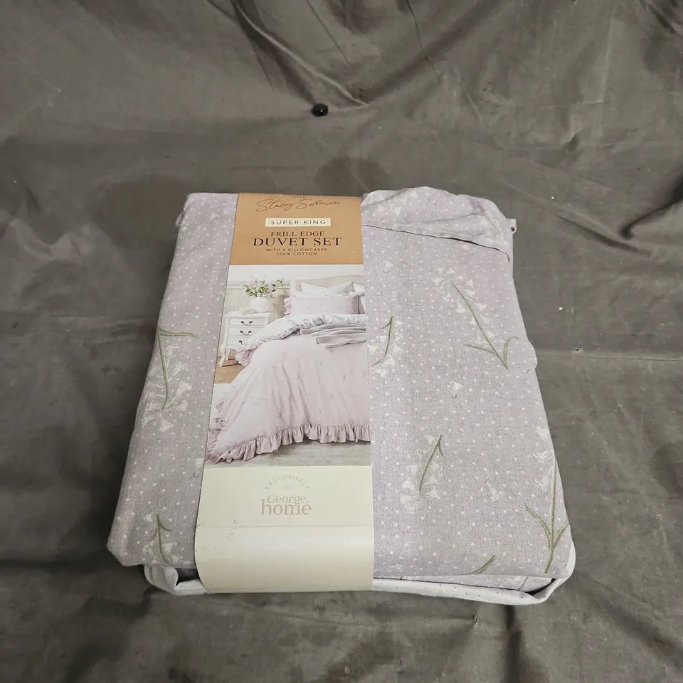STACEY SOLOMON FRILLED EDGE DUVET SET IN LAVEDER SIZE SUPER KING