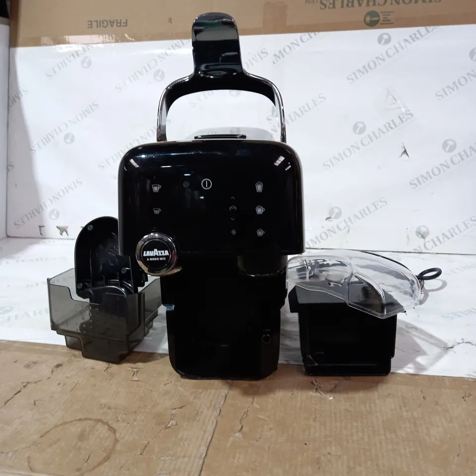 LAVAZZA COFFEE MACHINE ID LM950
