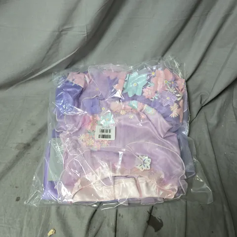 BOX OF APPROXIMATELY 16 DISNEY ENCHANTO ISABEL COSTUMES SIZE 7-8 YEARS