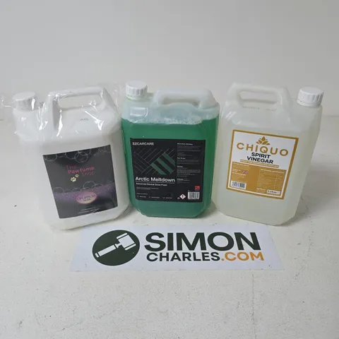 APPROXIMATELY 3 ASSORTED LARGE LIQUIDS TO INCLUDE THE OAWFUME SHOP OPUPPIUM NOIR, EZCARCARE ARCTIC MELTDOWN, CHIQUO SPIRIT VINEGAR, ETC