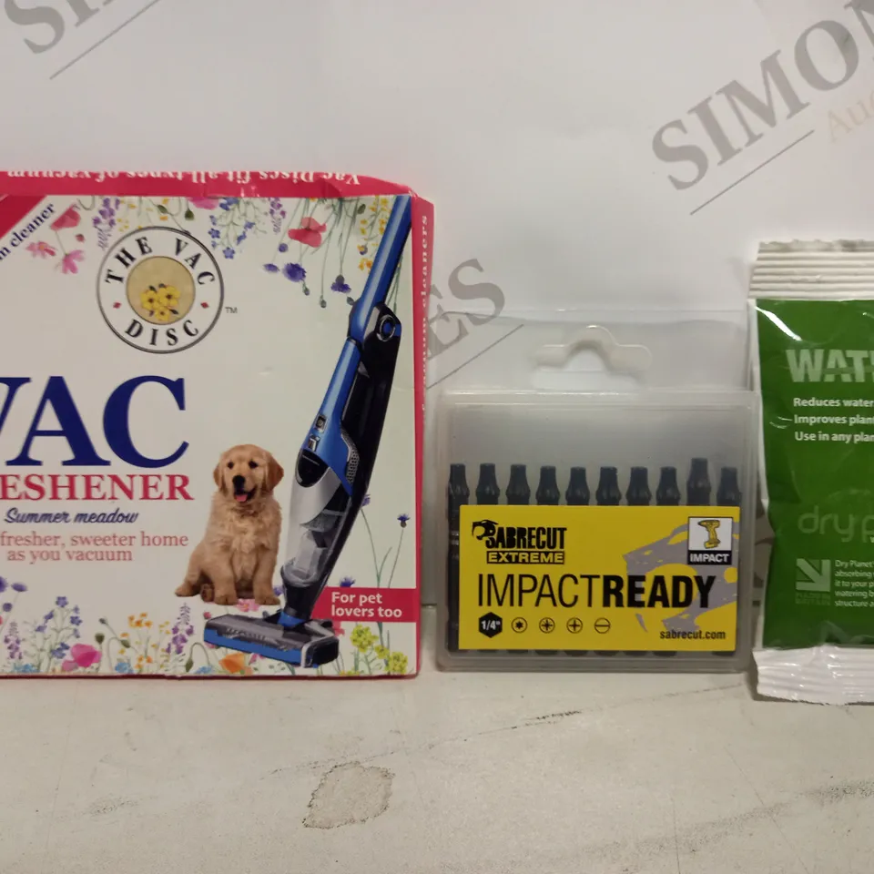 APPROXIMATELY 15 ASSORTED HOUSEHOLD ITEMS TO INCLUDE VAC FRESHENER, DRIVER BITS, ETC