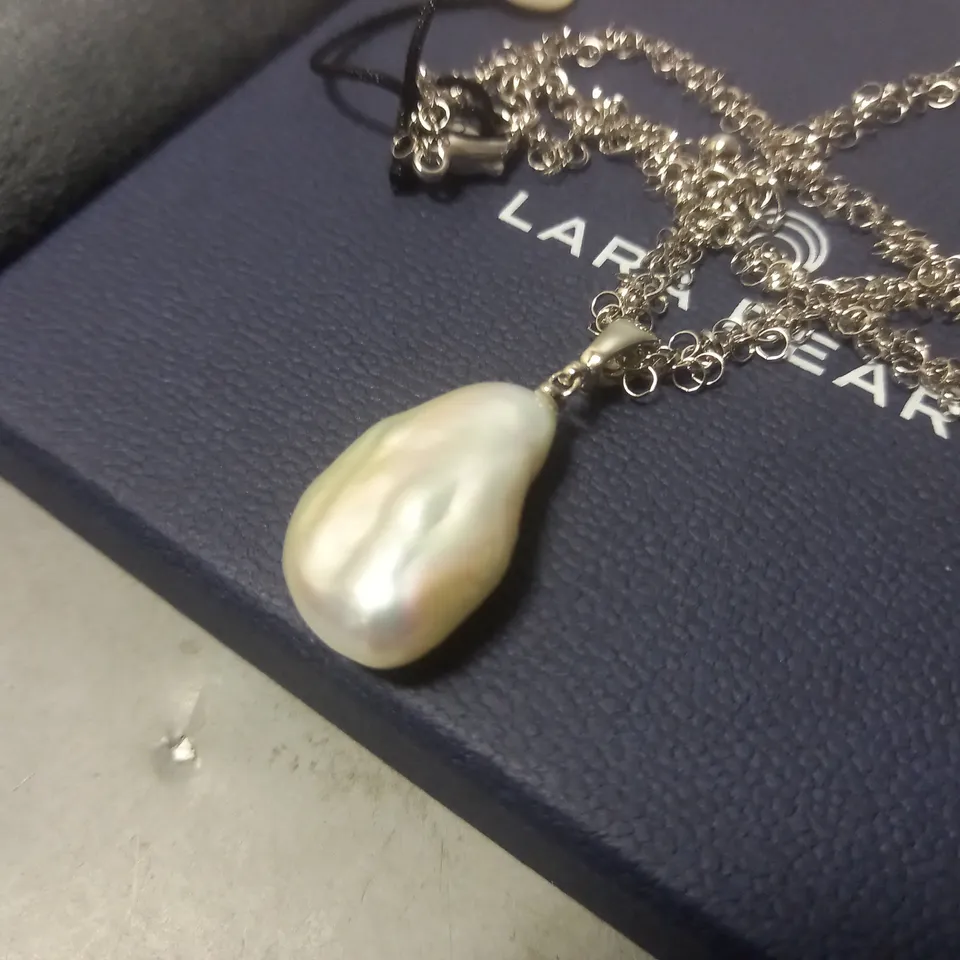 LARA PEARL NECKLACE IN BOX