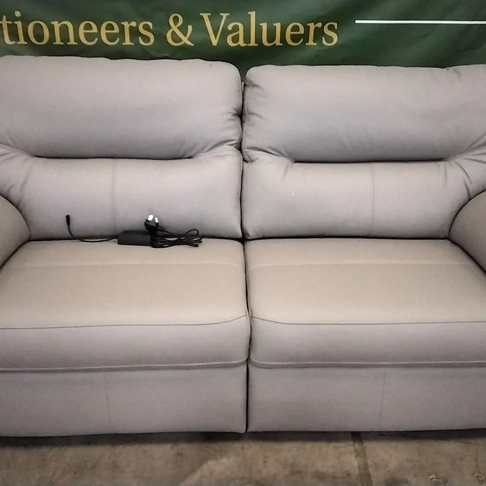 QUALITY BRITISH DESIGNED & MANUFACTURED G PLAN LIGHT GREY LEATHER 3 SEATER SOFA
