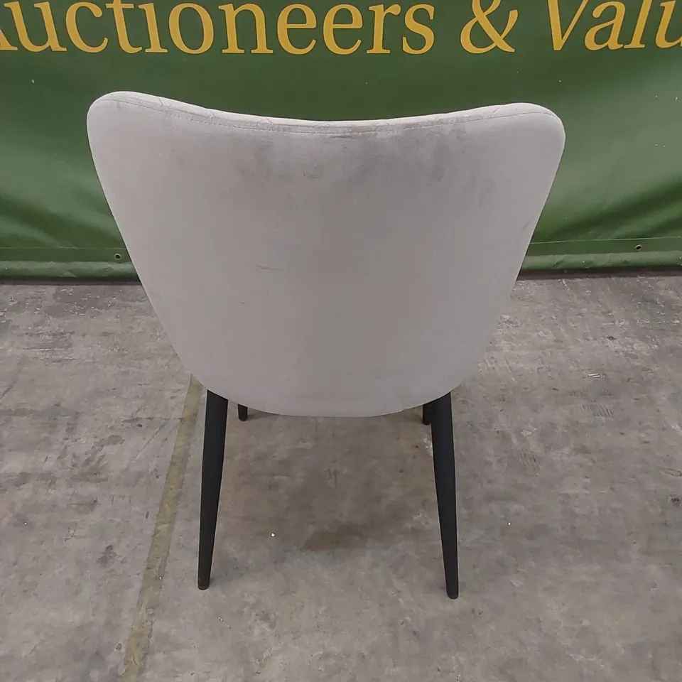 DESIGNER VELVET UPHOLSTERED DIAMOND PATTERN DINING TABLE