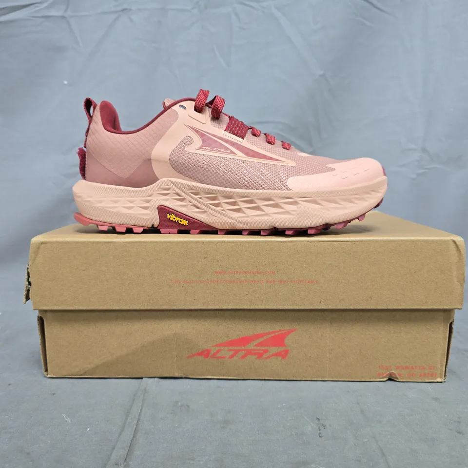 BOXED PAIR OF ALTRA TRAINERS IN MULTI SIZE UK 4