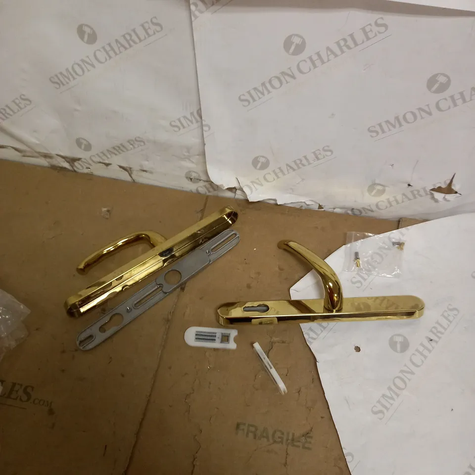 SET OF 2 BRASS WALL LIGHTS
