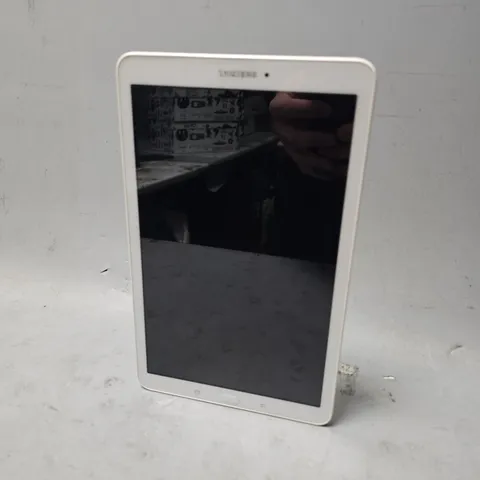SAMSUNG SM-T560 TABLET 