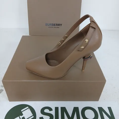BOXED BURBERRY AMBER BROWN 105MM PUMP HEELS, UK 3.5 (WOMEN)