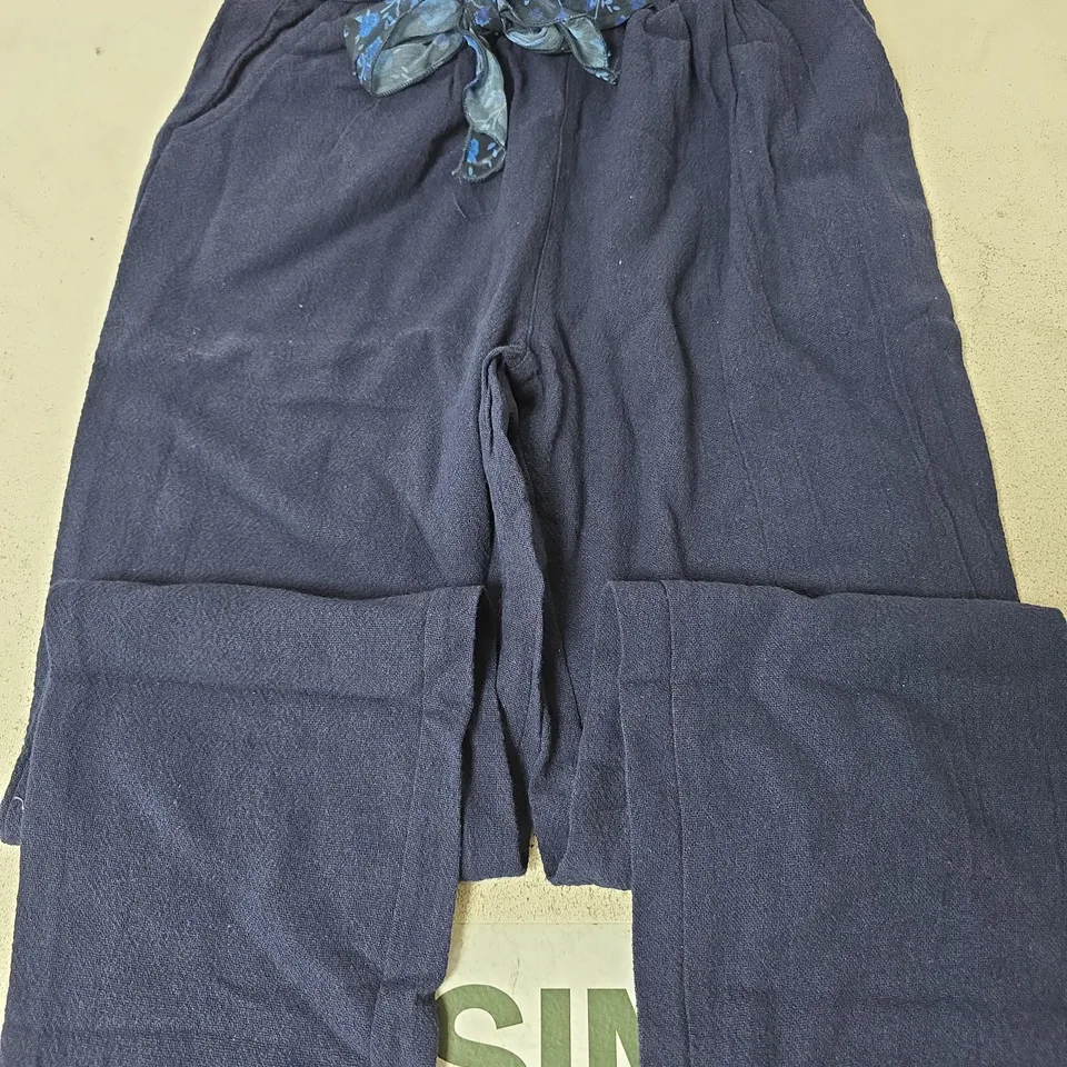 MUDFLOWER BELTED TROUSERS, NAVY - SIZE 10