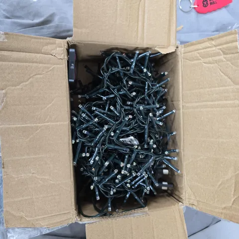 JOB LOT OF APPROXIMATELY 15 ASSORTED ITEMS TO INCLUDE: FAIRY LIGHTS AND STRIVE TRAINERS