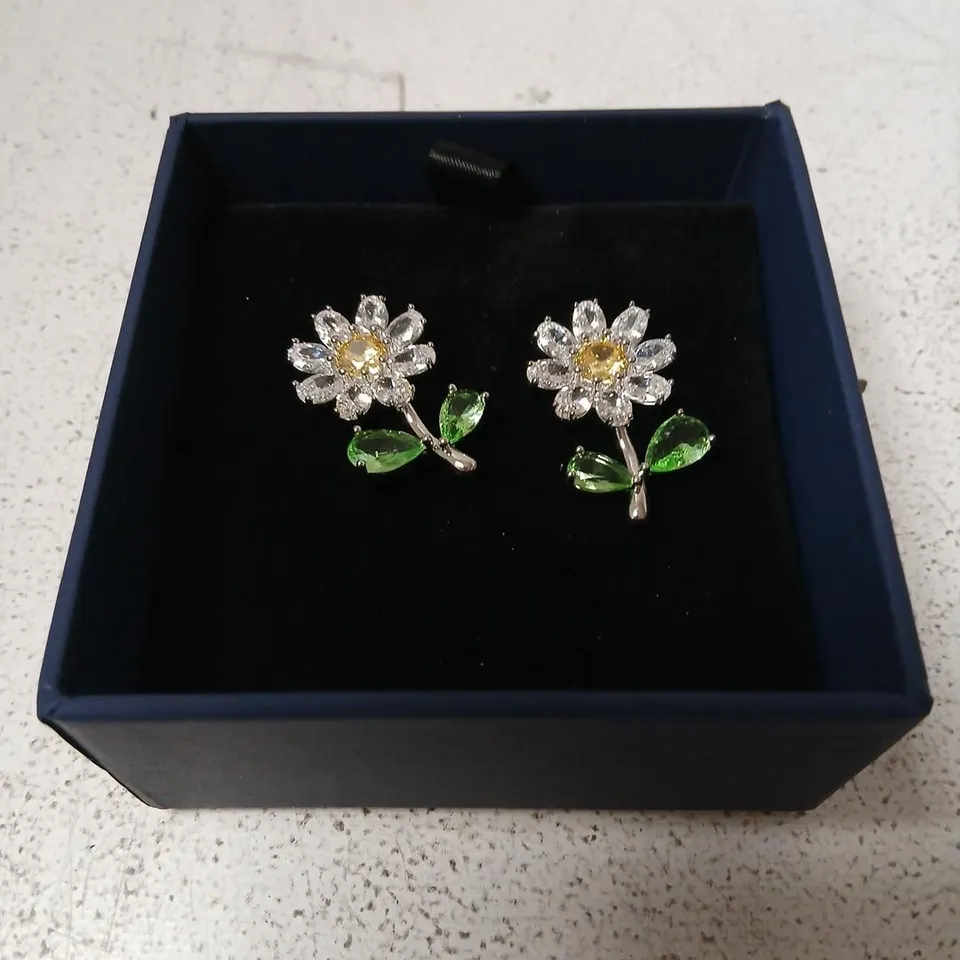 BUTLER & WILSON CRYSTAL DAISY EARRINGS 