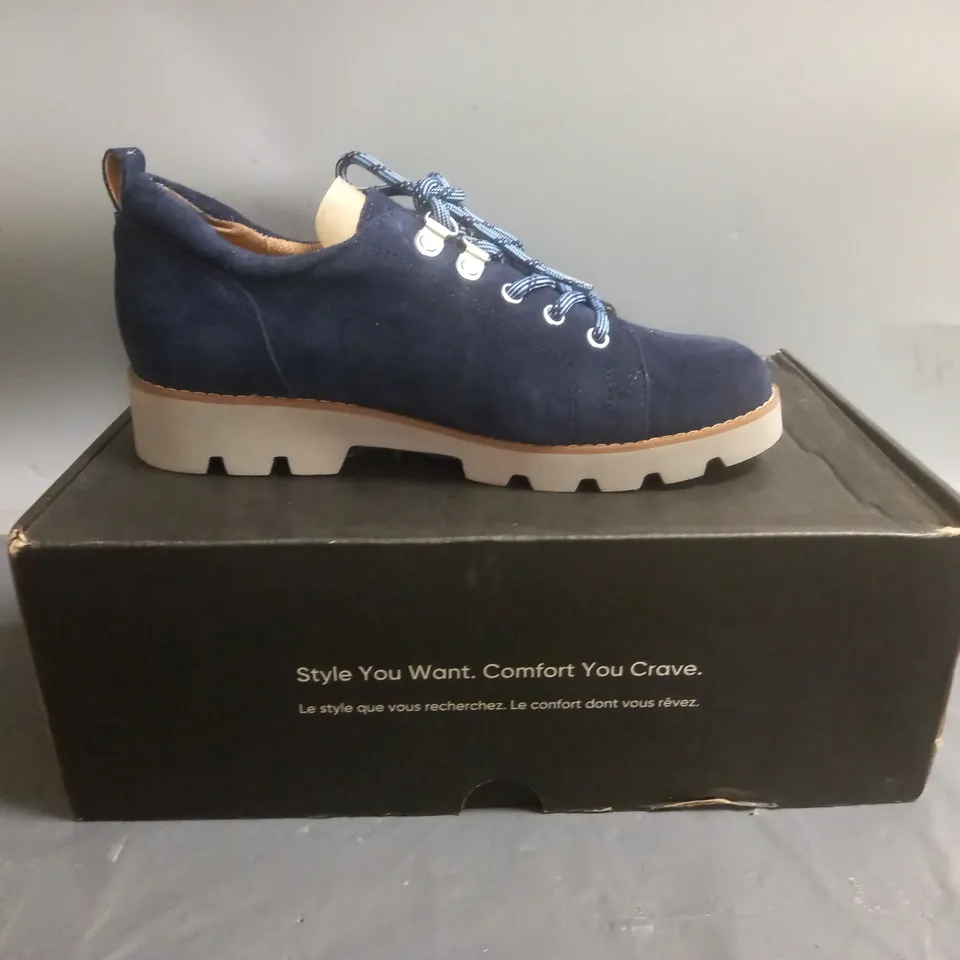 VIONIC LADIES SUEDE LOAFERS BLUE SIZE 4