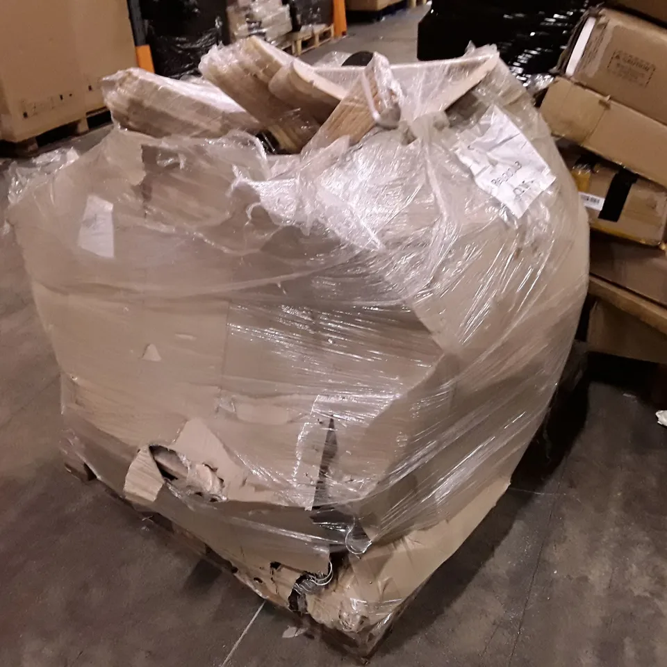 PALLET CONTAINING LARGE CONTAINING OF WOODEN HANGERS