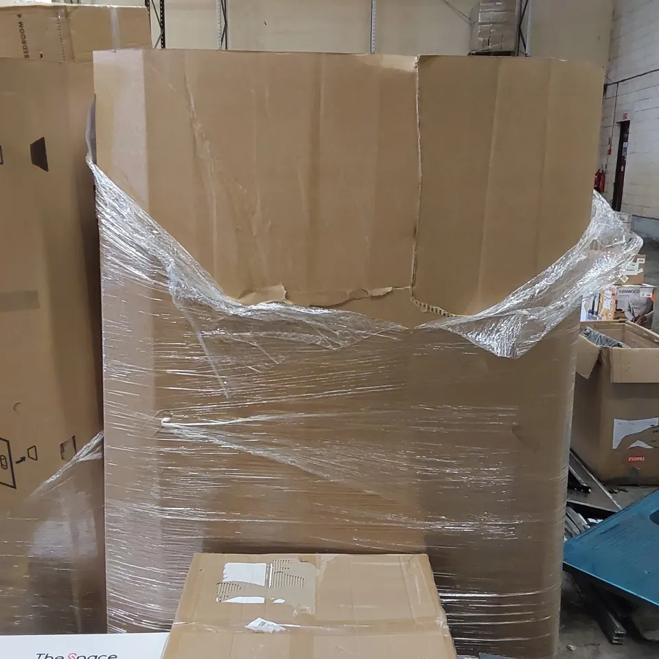 PALLET OF ASSORTED ITEMS INCLUDING: AIR FRYER, SOUS VIDE COOKER, OFFICE CHAIRS, LARGE RUG, CAKE BOXES