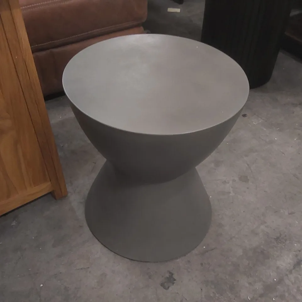 OUTDOOR CHENAI CONCRETE ACCENT TABLE