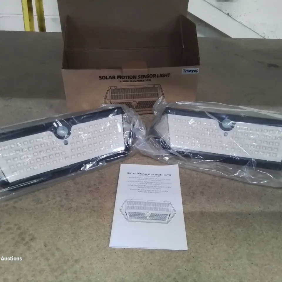 BOXED SOLAR POWERED MOTION SENSOR LIGHT WITH 3 SIDE ILLUMINATION 