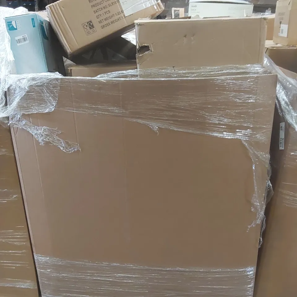 PALLET TO CONTAIN A VERY LARGE QUANTITY OF DESIGNER INDOOR LIGHTING PRODUCTS TO INCLUDE: CEILING LIGHTS, WALL LIGHTS, FLOOR LAMP ECT