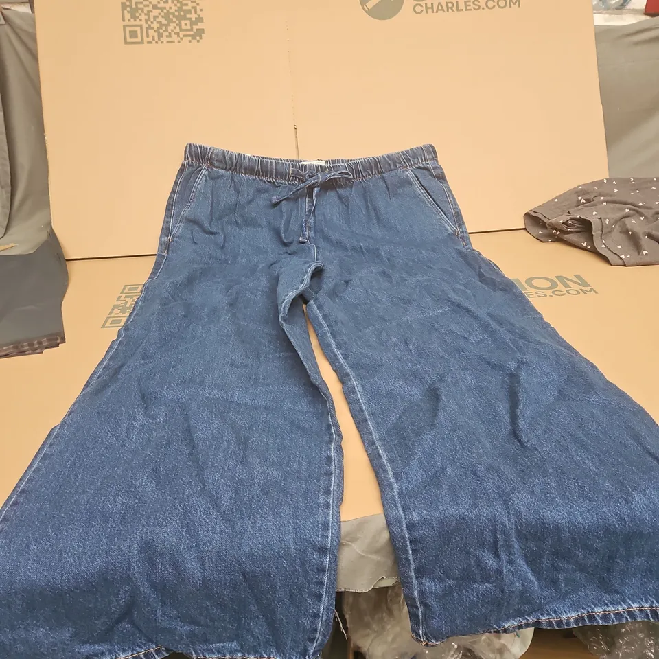 NEW LOOK WIDE-LEG JEANS, UK 18 (EU 46, US 14) MADE IN BANGLADESH