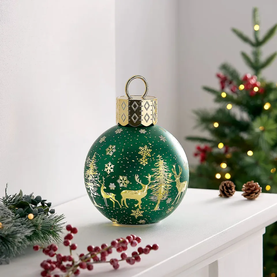 HOME STORIES 20CM PRE-LIT ROTATING CHRISTMAS SCENE BAUBLE - GREEN