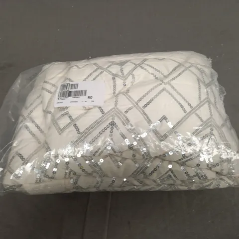 JULIEN MACDONALD SEQUIN RUNNER