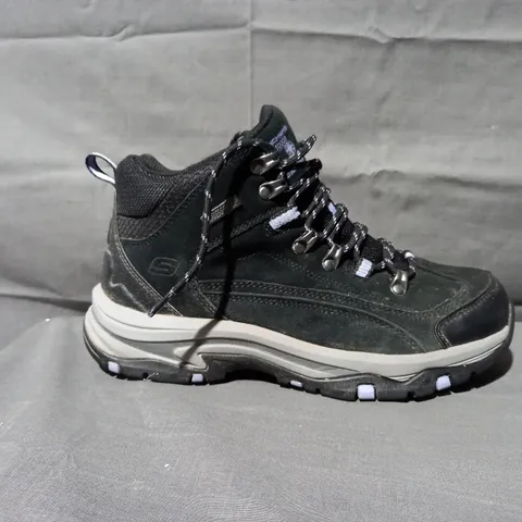 PAIR OF SKECHERS WATERPROOF BOOTS IN BLACK SIZE 5