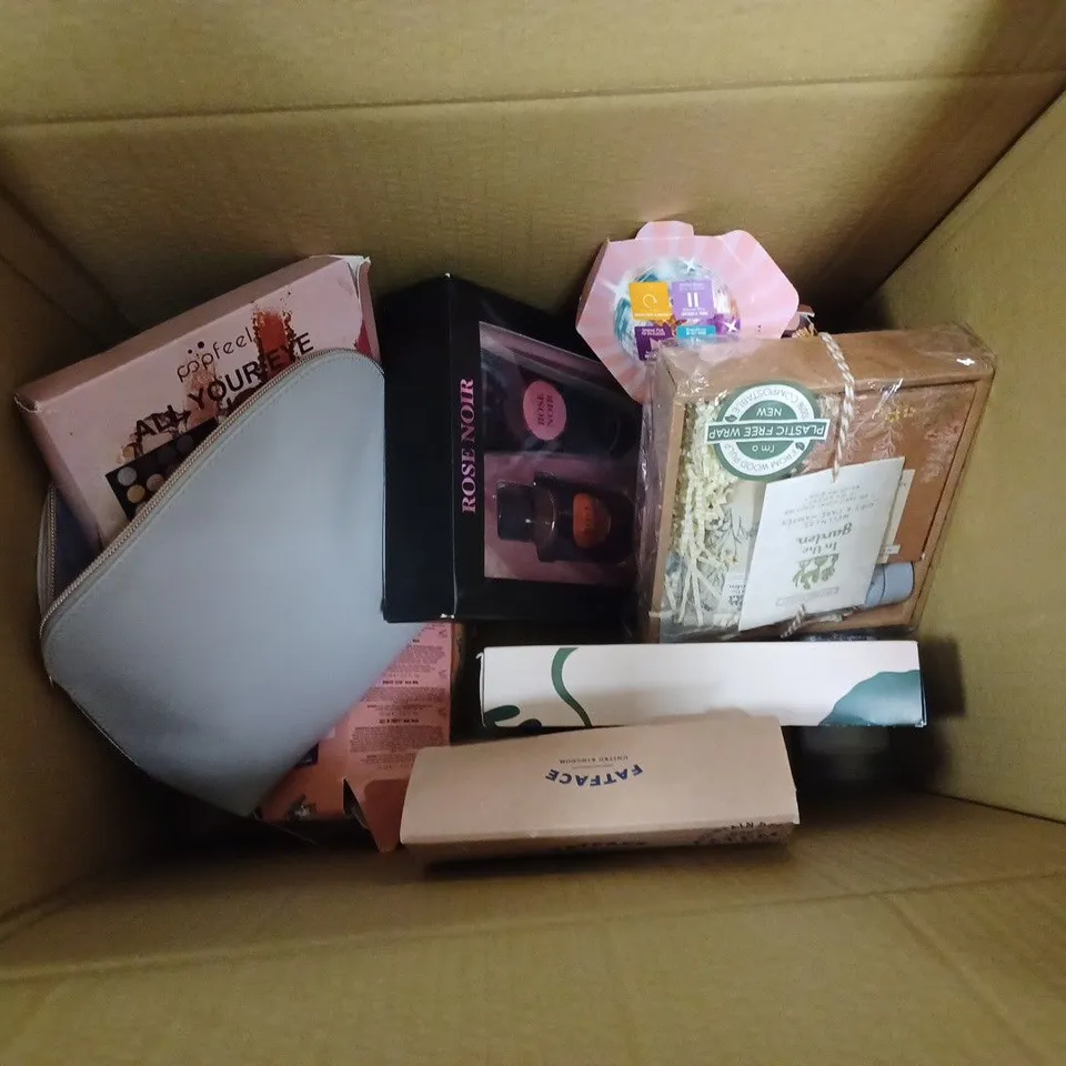 BOX OF ASSORTED BEAUTY ITEMS TO INCLUDE SOAP & GLORY, FAR FACE, NIVEA ETC 