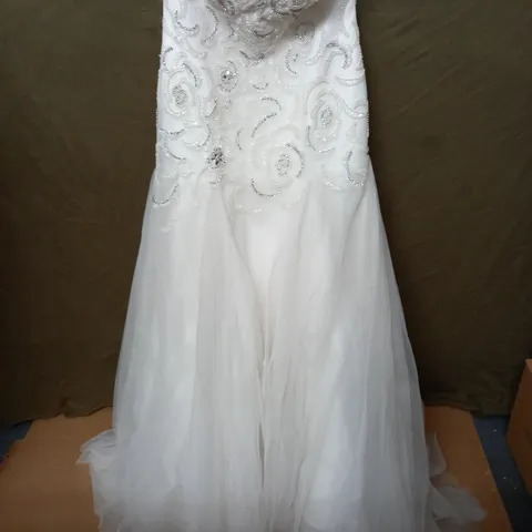 EMBELLISHED NET OVERLAY IVORY WEDDING DRESS - SIZE UNSPECIFIED